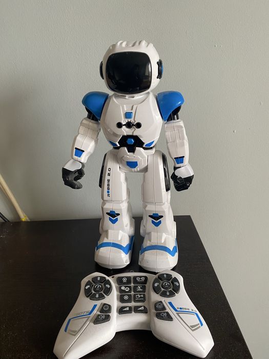 Роботчето Роби с дистанционно