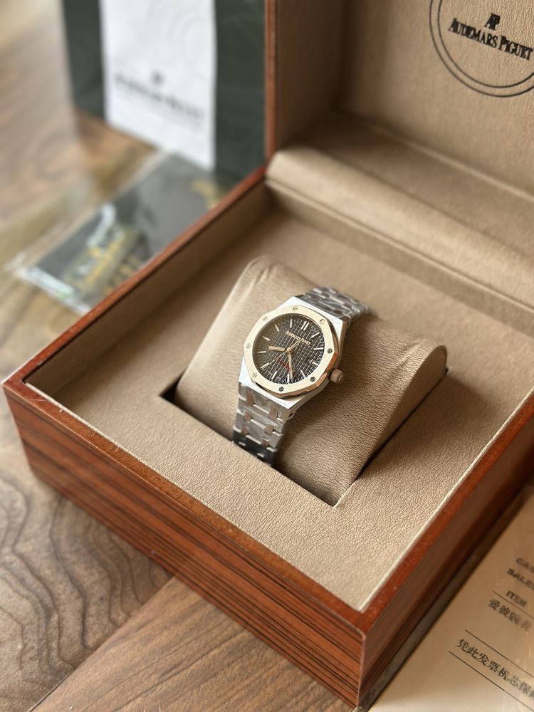 Audemars Piguet Quartz 33mm-ДАМСКИ ЧАСОВНИК