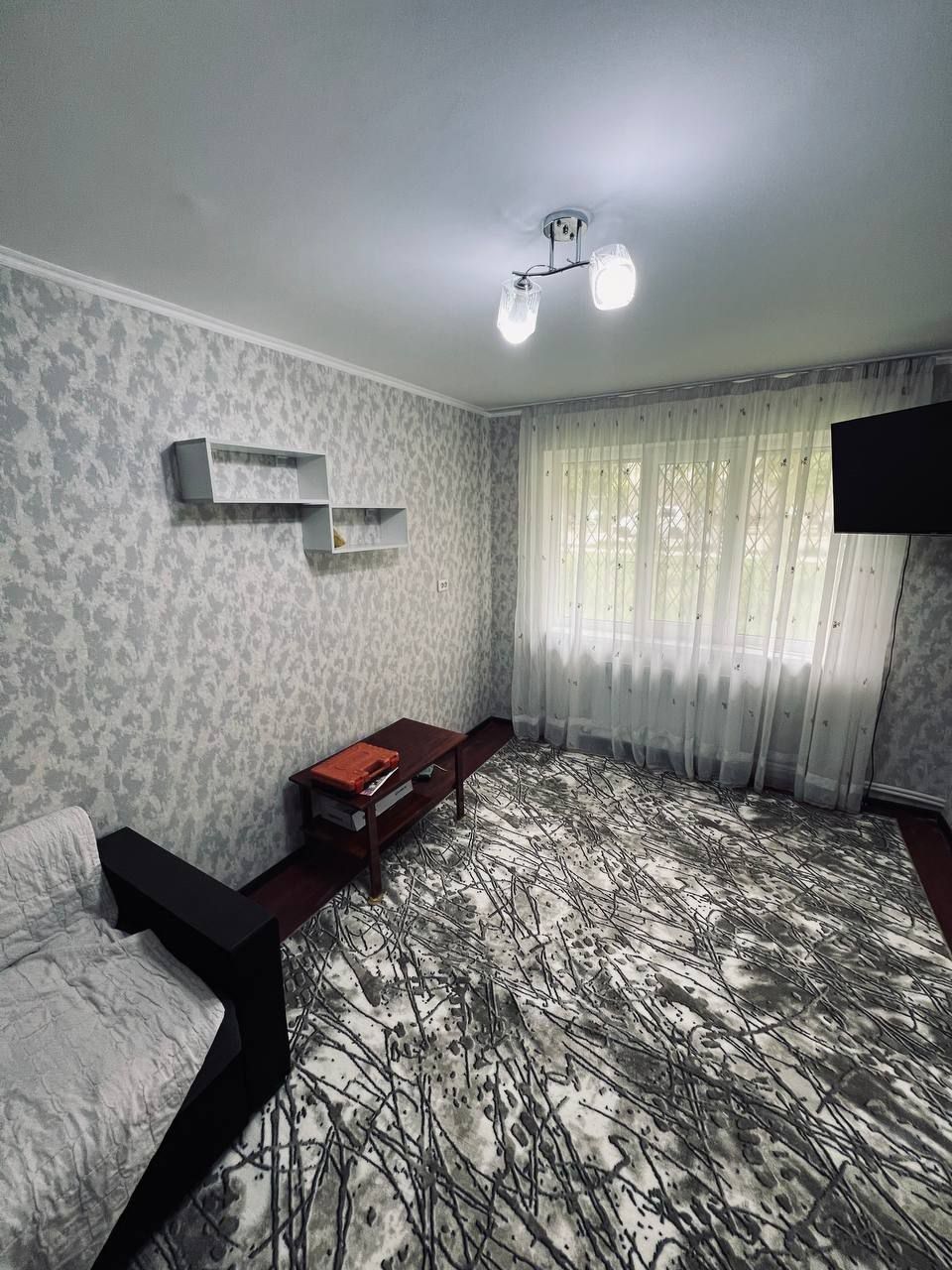 Срочно продается 1 комнатная квартира, троицк Korzinka,чистая первый