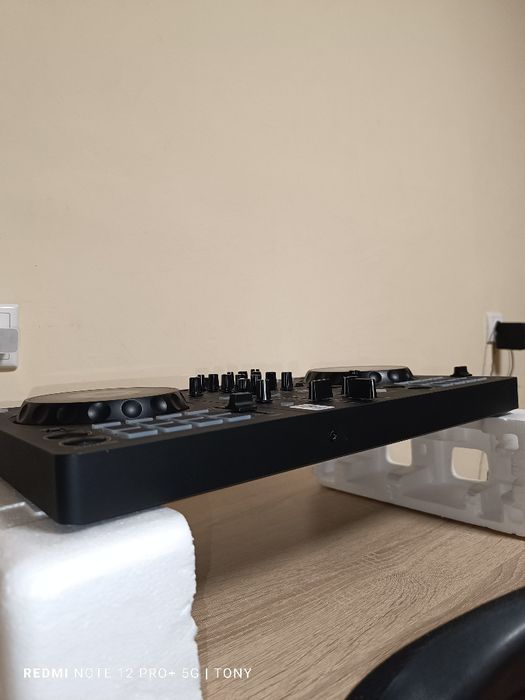 DJ контролер: Pioneer DDJ-FLX4