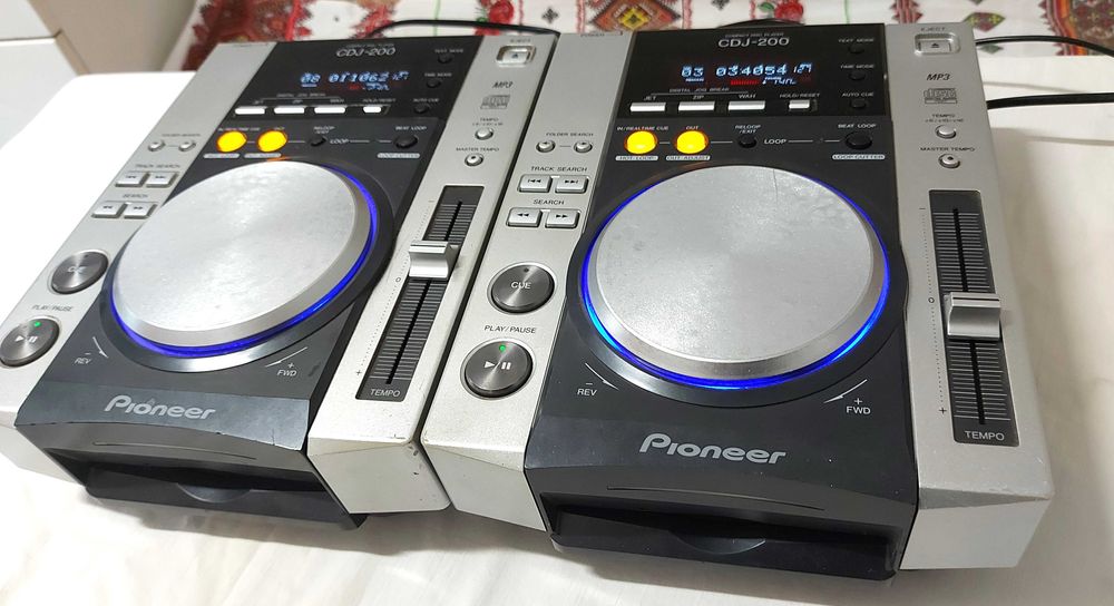 Pioneer 2 x CDJ 200 cd playere profesionale
