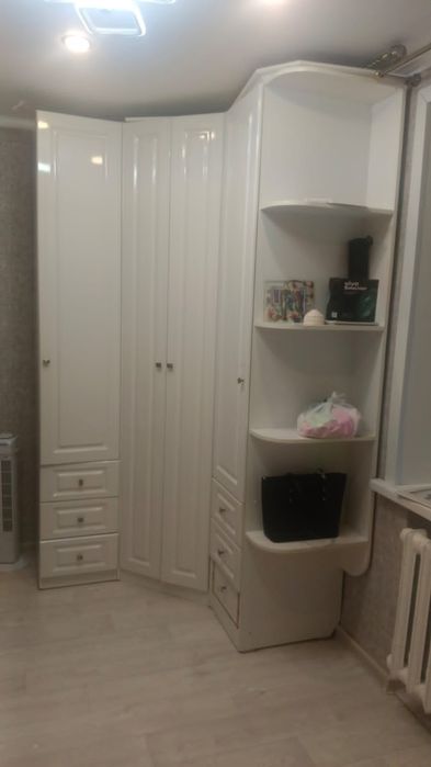 Продам шкаф угловой