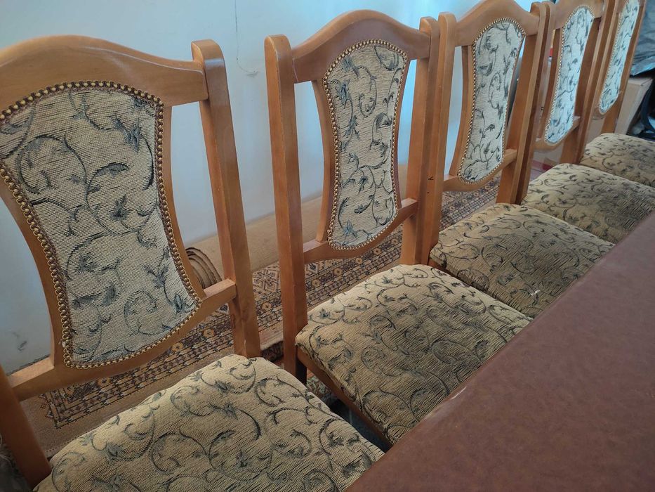 Стол ва стуллар сотилади (комплектда)!