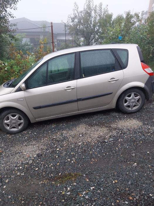 renault scenic.