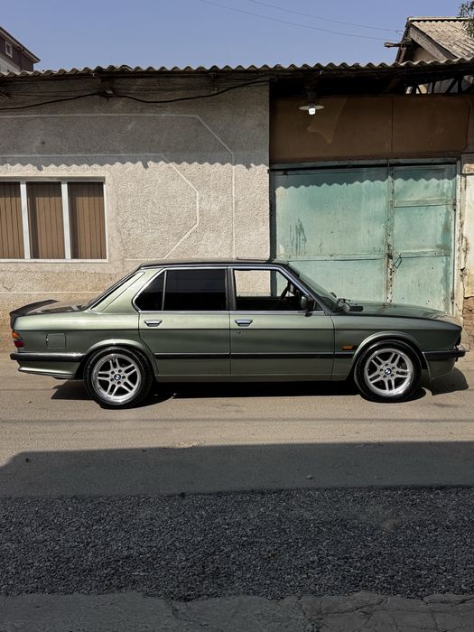 в продаже BMW E28