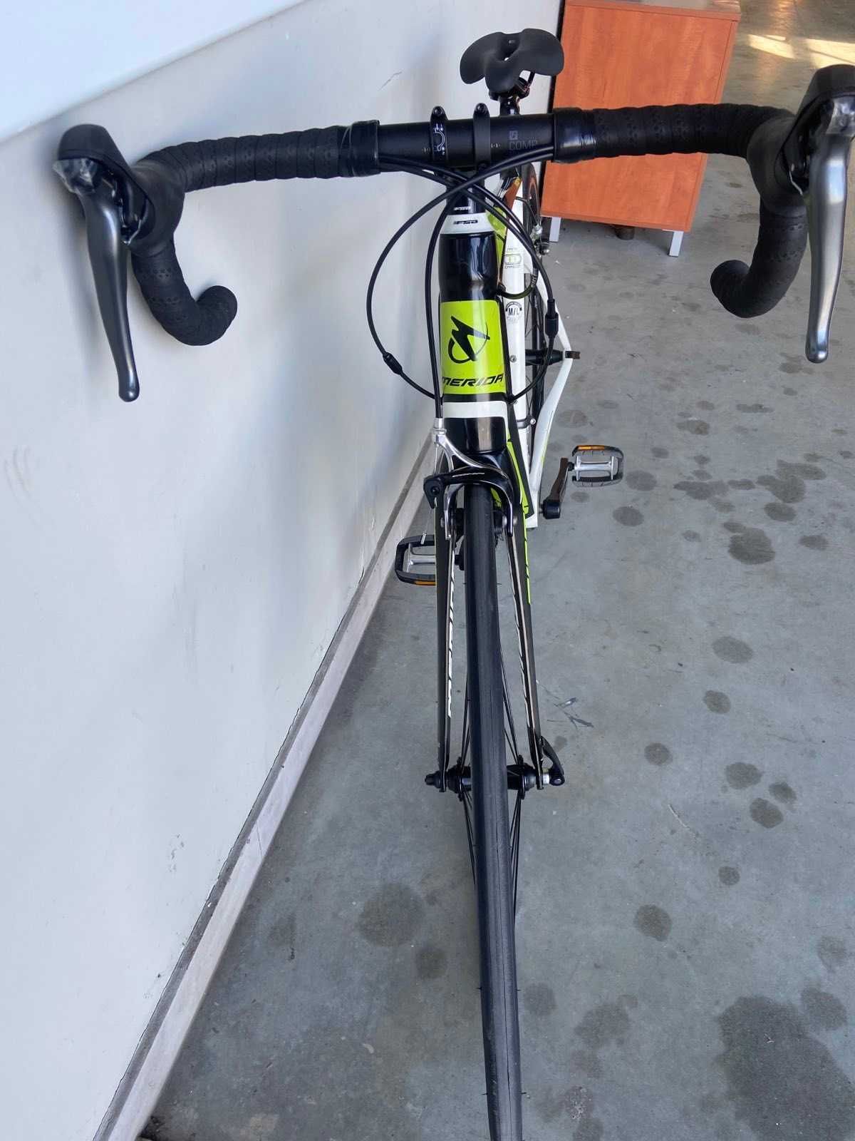 Шосеен велосипед MERIDA - изцяло карбонова рамка
