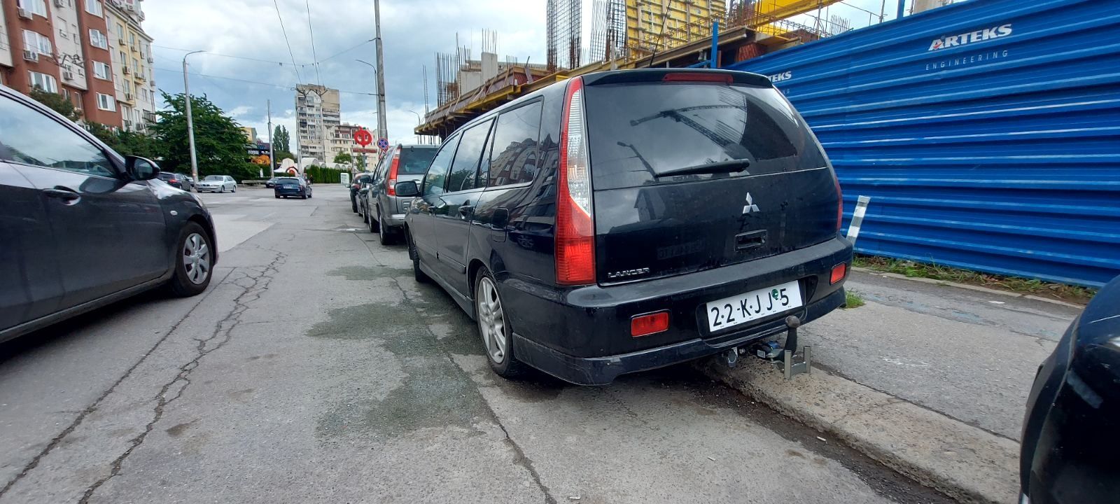 Продавам Мицубиши Лансер