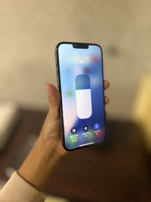 Srochna Ideal holatda iphone 13pro max