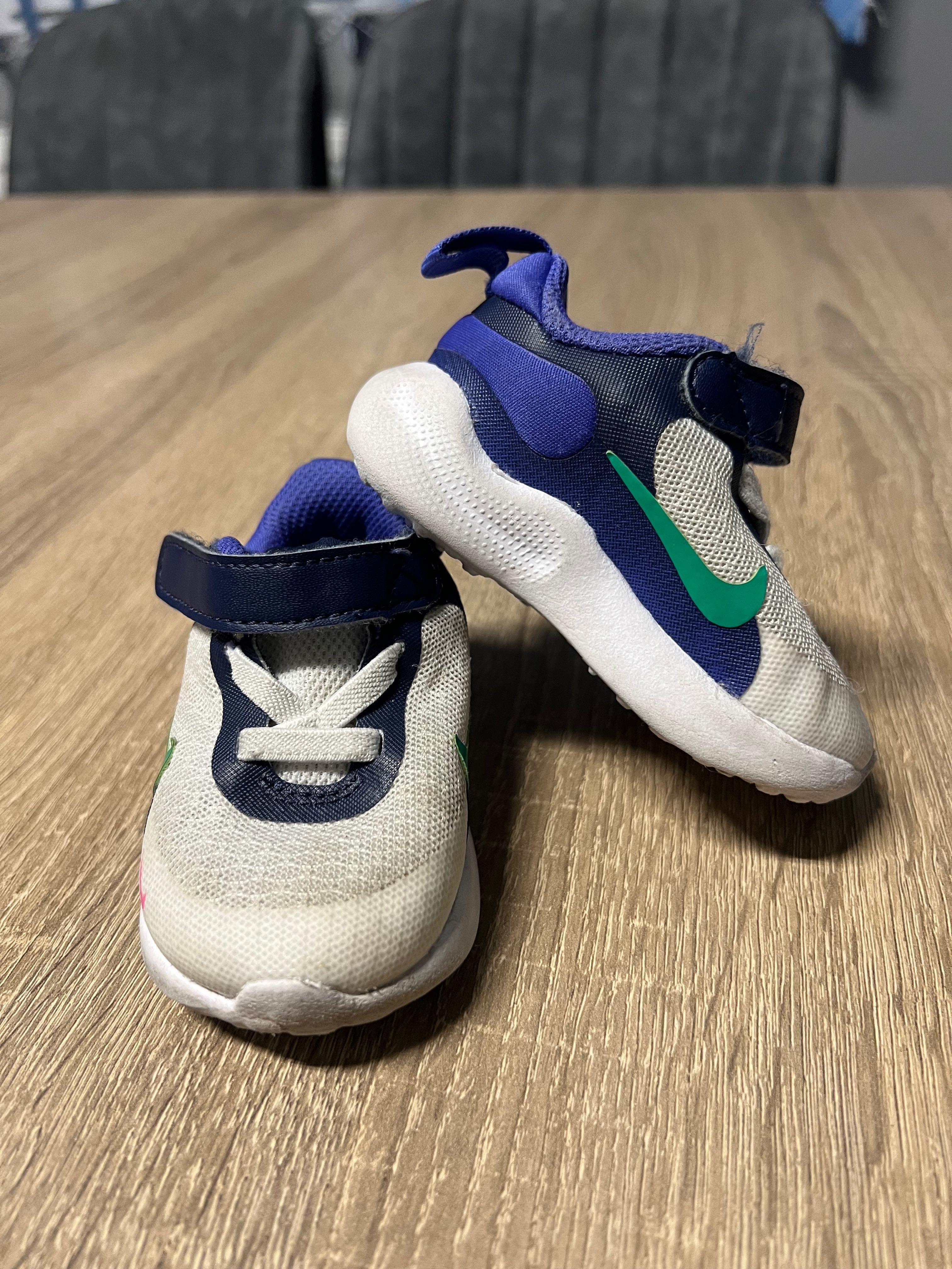 Бебешки обувки Nike revolution 18,5