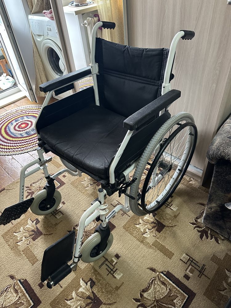 Продам инвалидное кресло
