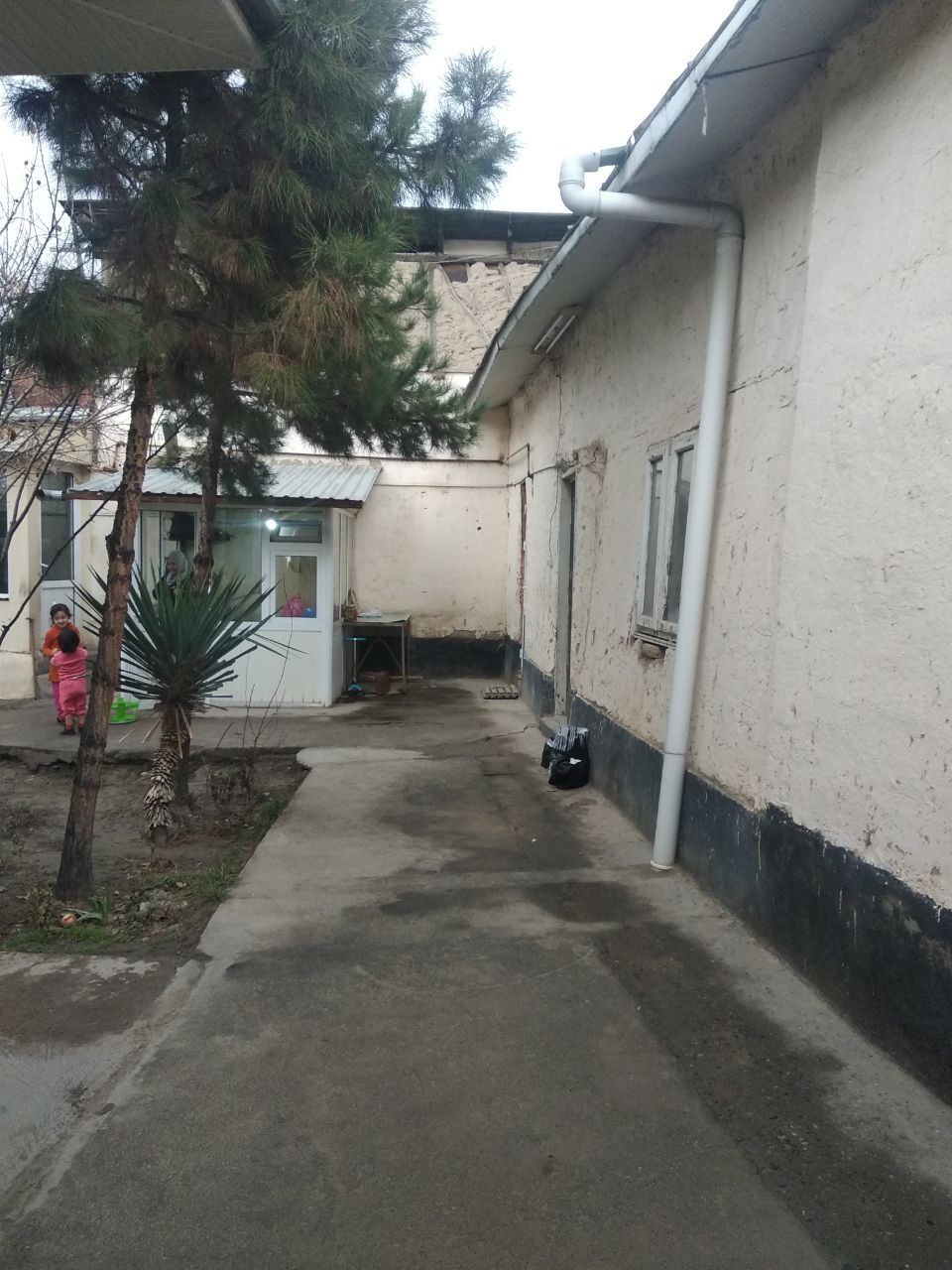 Ховли участка сотилади