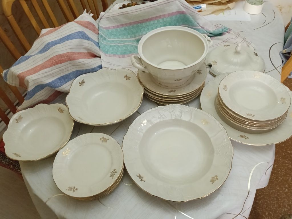 Продам столовый сервиз Богемия