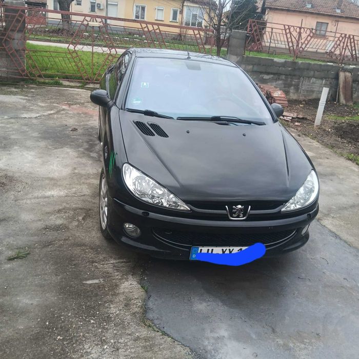 Продавам Peugeot 206