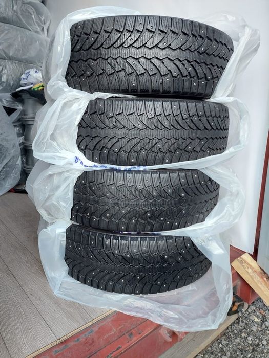 Шины  225/65/17 .