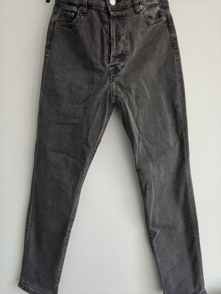 Blugi XS mom fit, blugi slim fit, rochiță de blugi