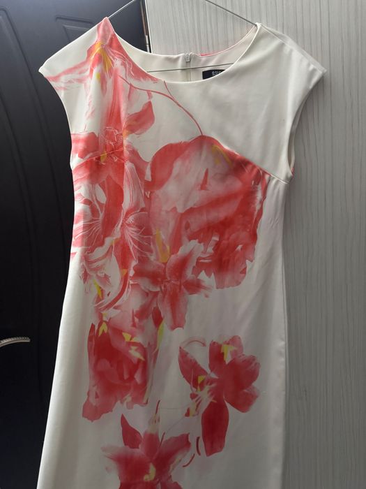 Рокля в бяло и розово