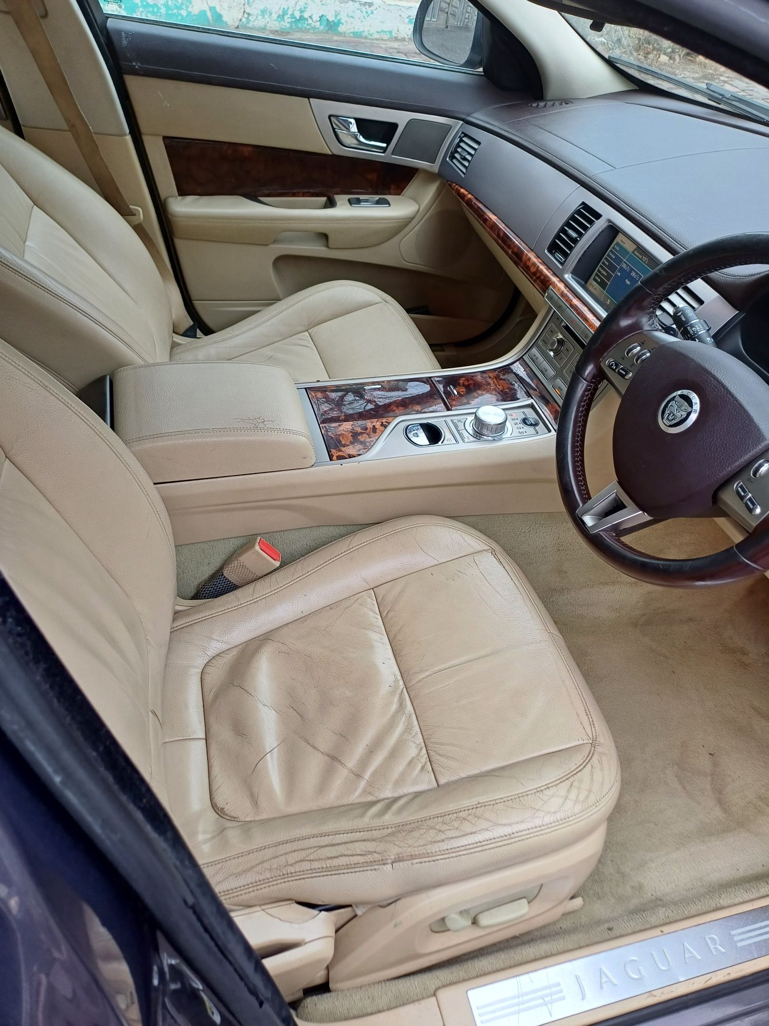 Jaguar XF 2.7 diesel 4x4 automat  Import Anglia Carte intreaga