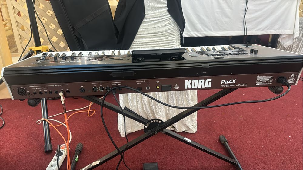 Korg pa 4 x pro 61 key