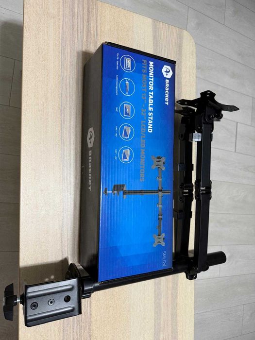Suport 2 monitoare 17-32" A+ Bracket NEUTILIZAT