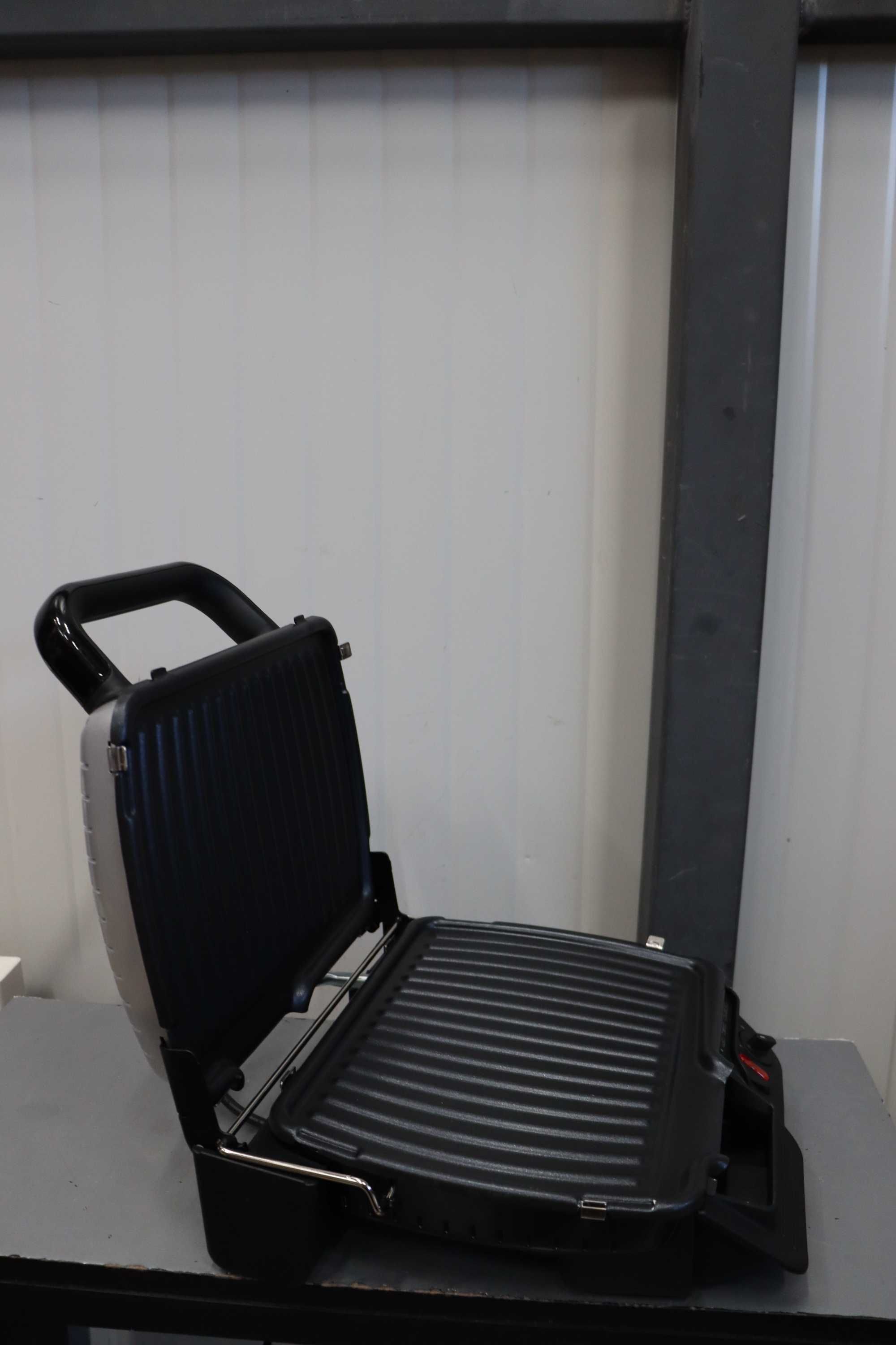 Ultra Compact 600, Мултифункционален Грил GC305012, 2в1 грил и барбекю
