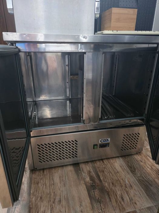 Hotă cu motor,combină Whirpool,masă rece