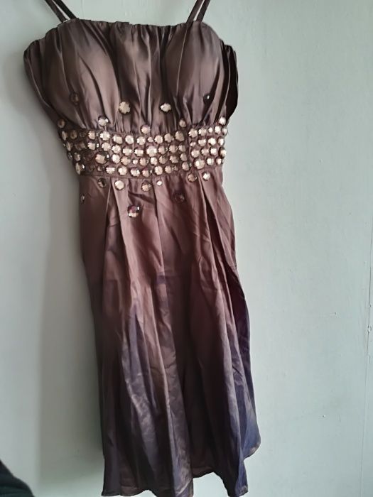 Елегантна рокля