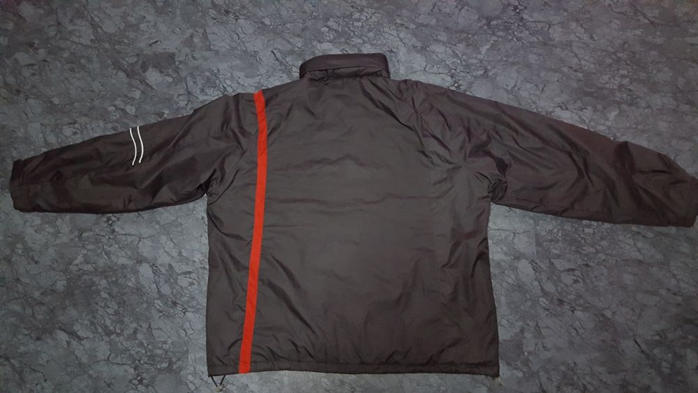 Якe и зимен пуловер на Ливърпул/Liverpool FC/