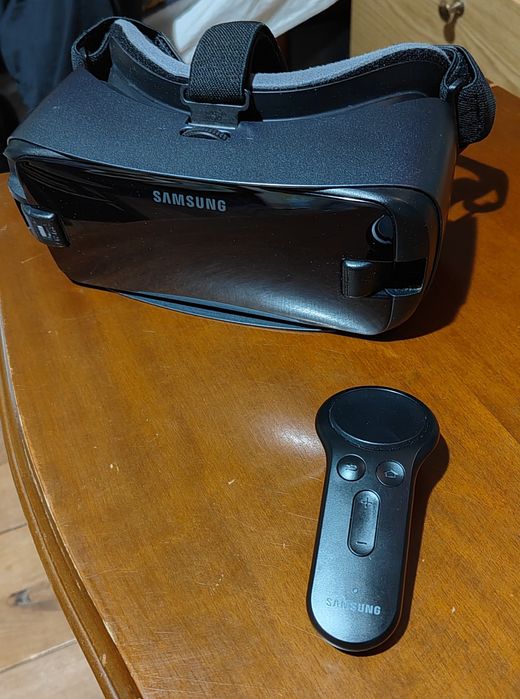 Очила за виртуална реалност Samsung Gear VR