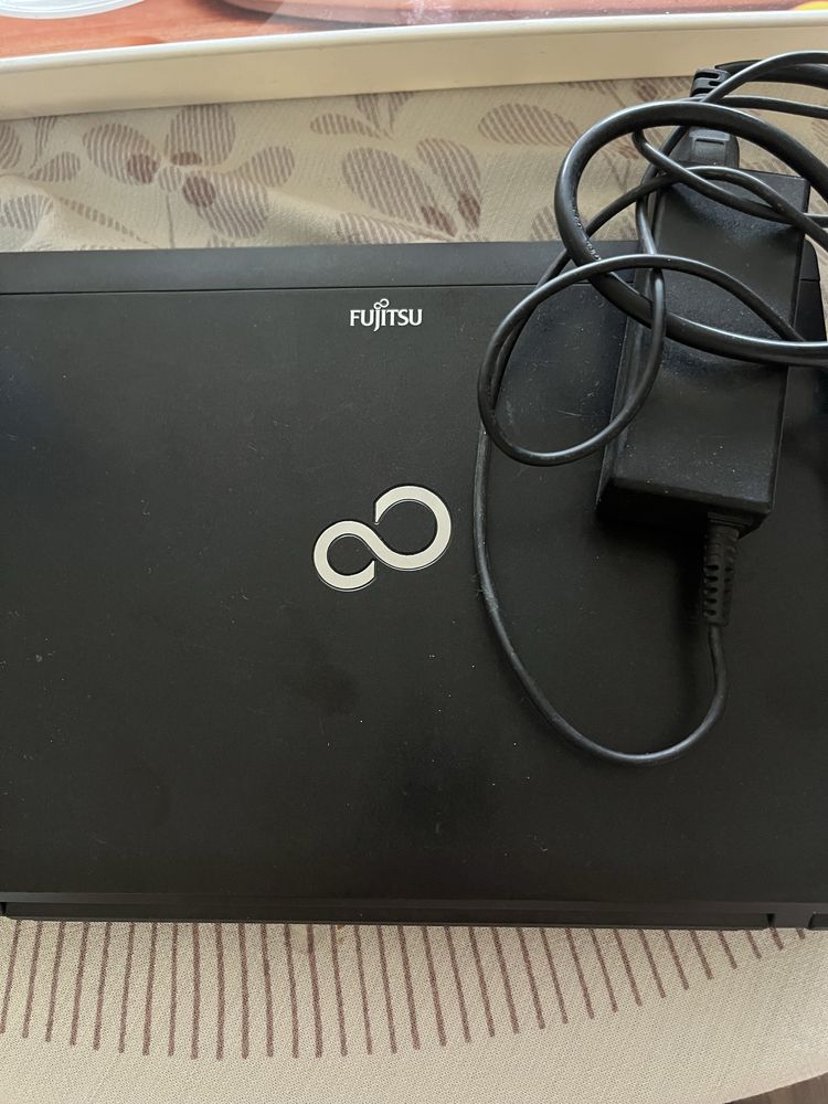 Лаптоп Fujitsu Lifebook P702