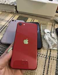 Iphone SE2020 - червен