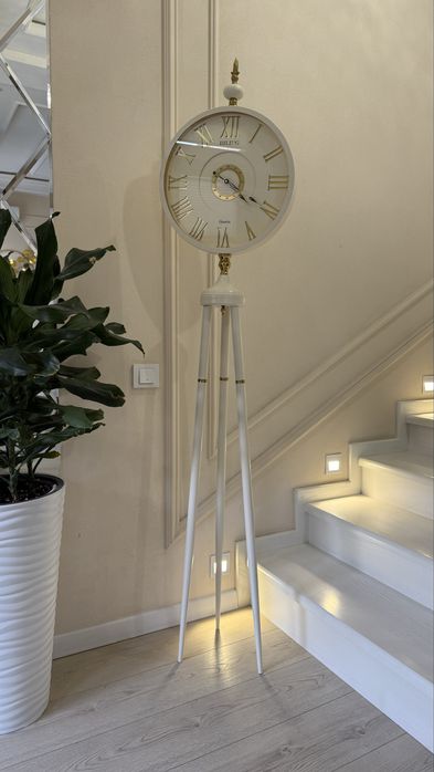 Стоячие часы новый