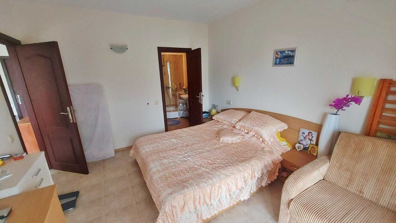 Продава се Тристаен апартамент в к.к. Слънчев бряг - 99 кв.м за 859 €/кв.м - Снимка #2