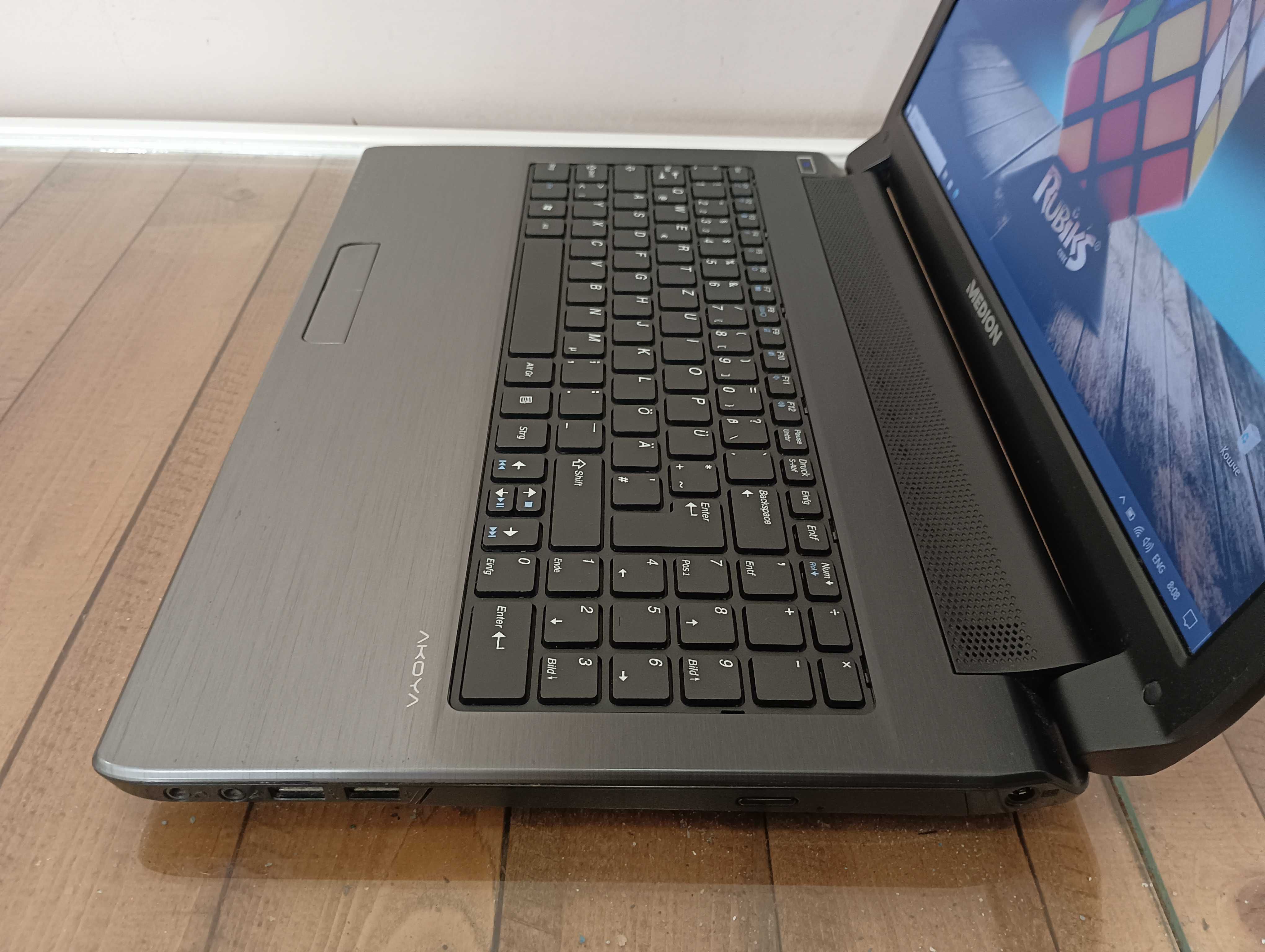 Лаптоп Medion Akoya E6228 - i3 2370M / 15.6"