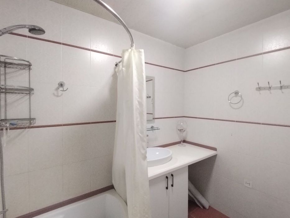 Чиланзар Г 9 а. Срочно Продается 2 х комнатная 2 х 6