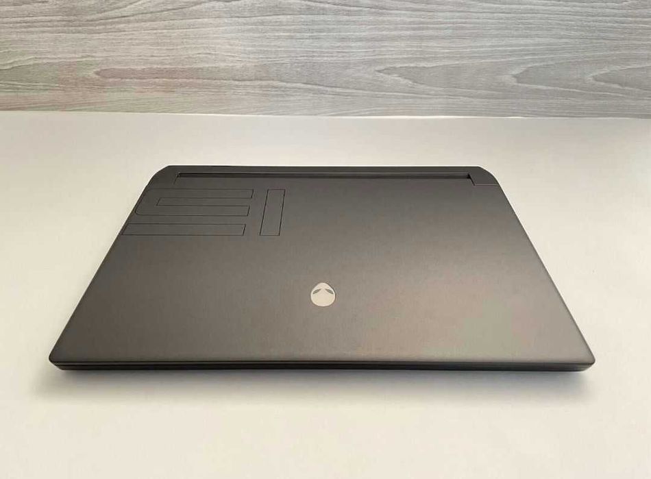 Laptop gaming Alienware M15 | Ryzen R9 5900HX | RTX 3070 8GB | 240hz