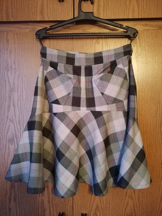 Карирана пола в сиво и черно