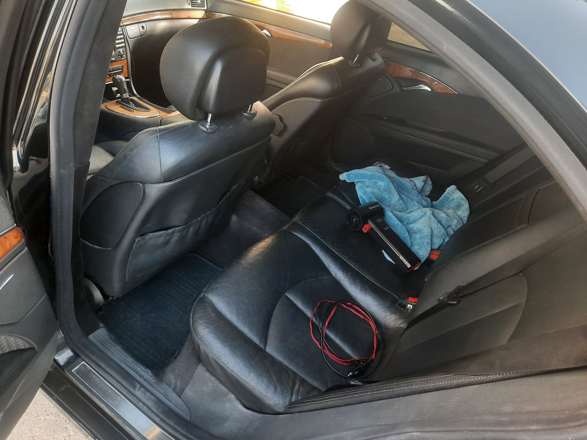 Mercedes-benz w211 e 240 год выпуска 2003