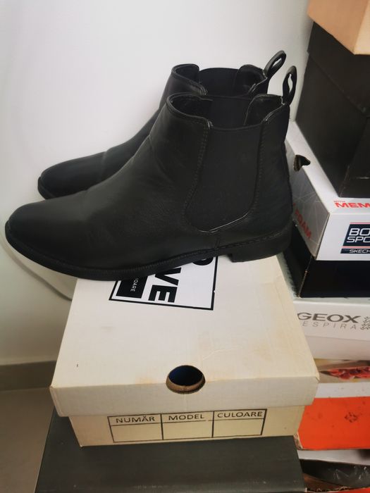 Ghete Bershka marimea 38