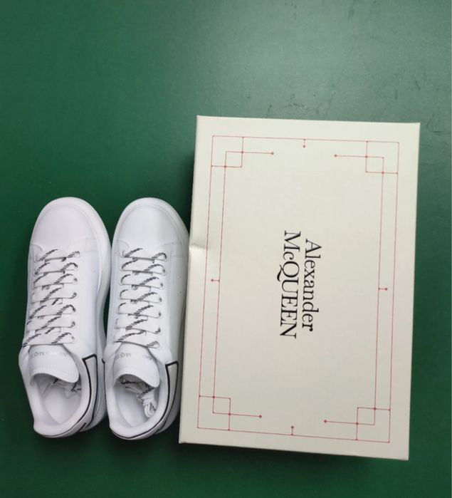 Adidasi Alexander McQueen la DOAR 299Lei