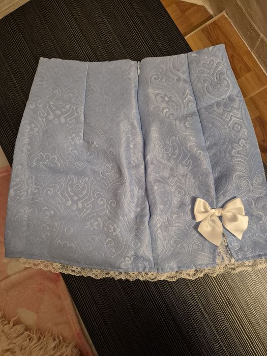 Fusta albastra cu fundita