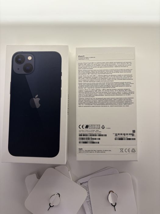 iPhone 13 128 GB Midnight Blue