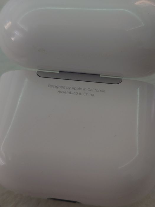 Зарядно за айфонски слушалки