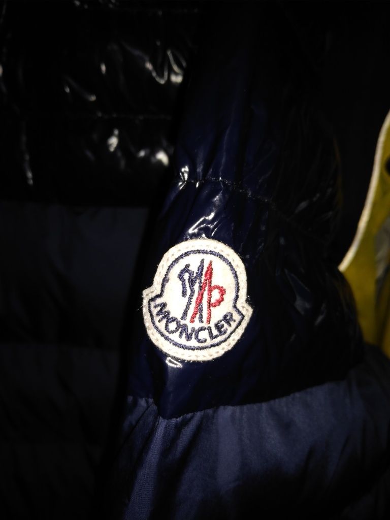 Geacă  Sport marca Moncler