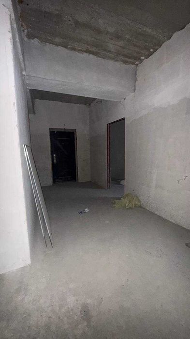 81м2 2хоналик, 3 хона килса булади (центр 2-мактаб)