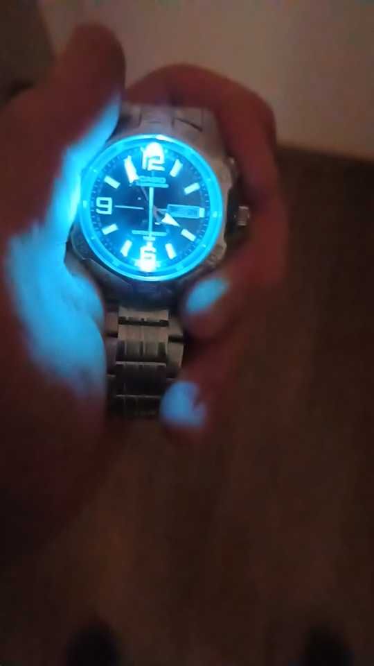 Продавам часовник casio  mtd-1082d