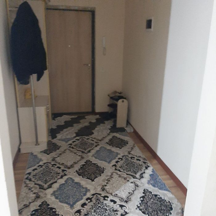 Srochna 2 xonali uy sotiladi yangihayot sergili