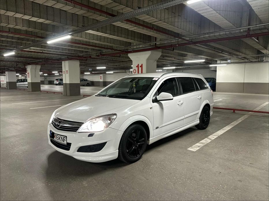 Vand Opel astra h 2010 Functioneaza impecabil nu prezintă probleme