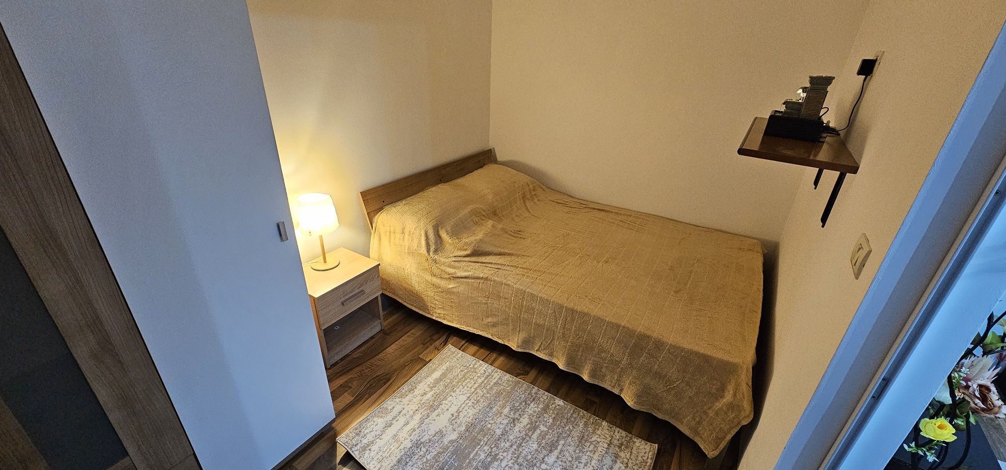 Închiriez apartament 2 camere Zona Intim