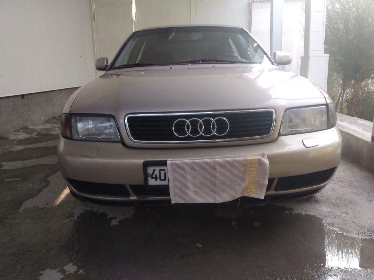 Audi  A4 1998 Srochno