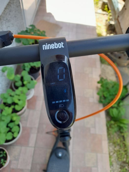 Електрическа тротинетка Segway Ninebot F2 Plus